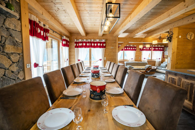 Chalet Etagne, dining room, Châtel Les Portes du Soleil
