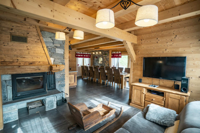 Chalet Etagne, living room with fireplace, Châtel Les Portes du Soleil
