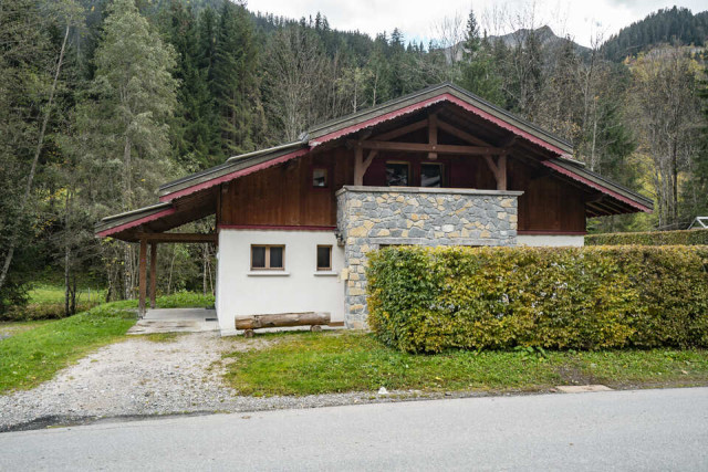 Chalet Fifine, Outside view, Chatel Mountain fondue 74