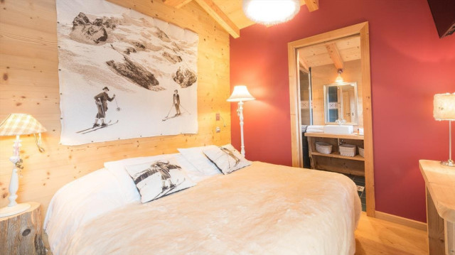 Chalet Joyau des Neiges, Bedroom double bed with shower room, Châtel Ski rental