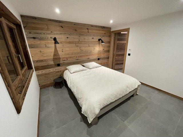 Chalet L'Alpaga, Bedroom with 1 double bed on ground floor, Châtel Alps 74