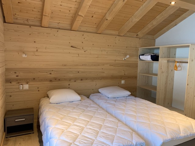 Chalet l'echo du morclan, Chambre 2 lits simples n° 2, Châtel