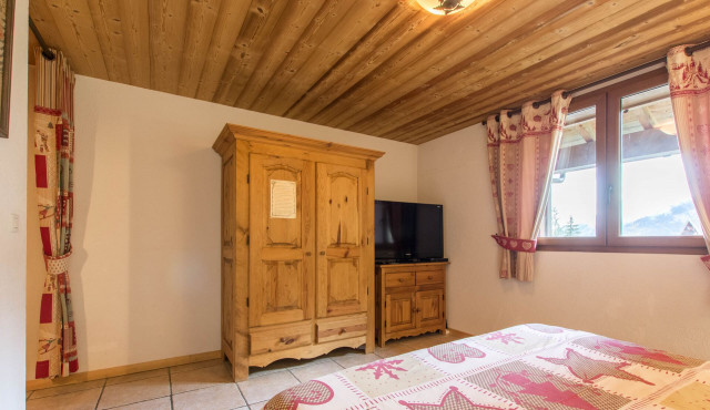 Chalet L'Orée du lac, Bedroom 1 first floor, Chatel, Sun and snow