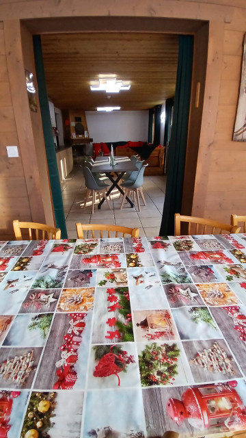 Chalet L'Orée du lac, Salle à manger accès séjour, Châtel, Village de montagne