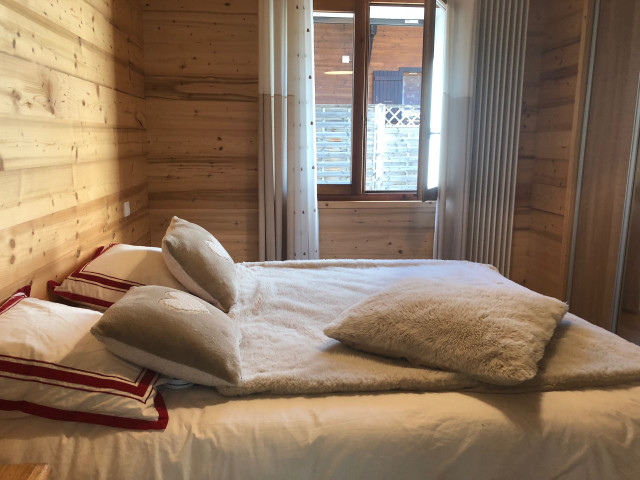 Apartment In Chalet l'Ourson n°2, Double bedroom, Châtel Reservation