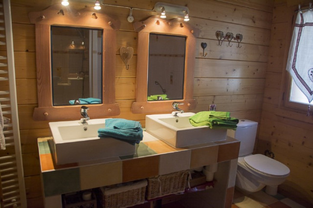 Chalet The Boule de Neige, Shower room, Châtel Ski holidays