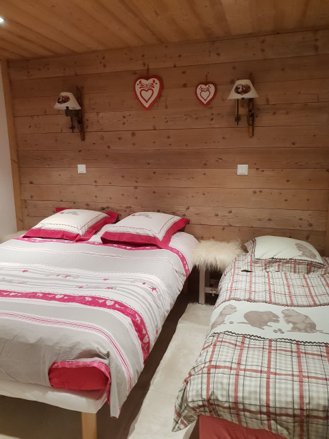 Chalet La Calèche, Chambre 1 lit double + 1 lit simple, Châtel Location 74