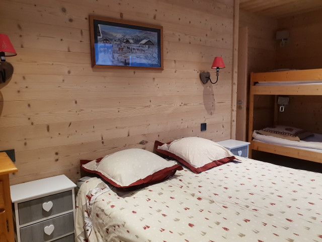 Chalet la Calèche, Chambre 1 lit double + 2 lits superposés, Châtel Piste de ski