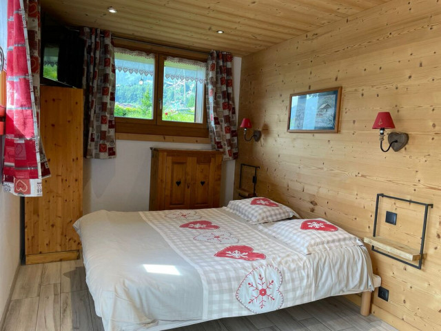 Chalet La Calèche, Chambre lit double + superposés, Châtel 74390