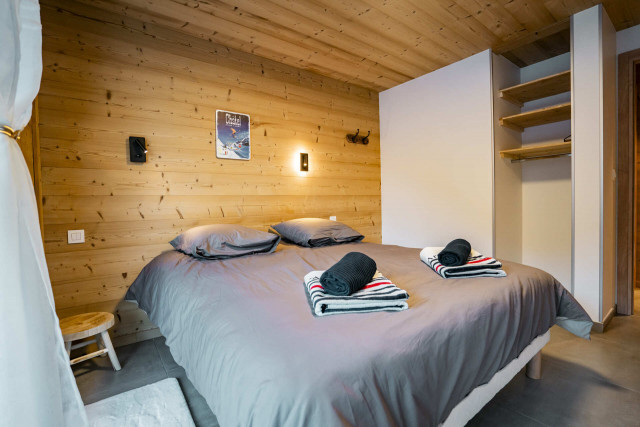 Chalet La Ferme de Delphine & François, chambre double, fromage Abondance vacances montagne
