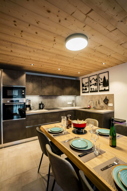 Chalet La Ferme de Delphine & François, cuisine salle à manger, Châtel Tourisme vacances famille