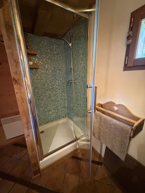 Chalet La Miette (Haut), Salle de douche, Châtel, Soleil