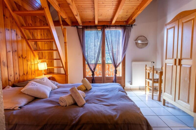 Chalet la Savoyarde, Bedroom, Chatel Mountain mood
