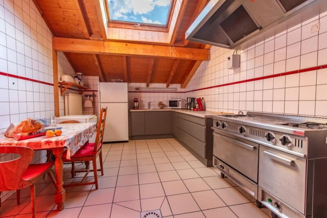 Chalet la Savoyarde, Kitchen, Chatel Ski holiday