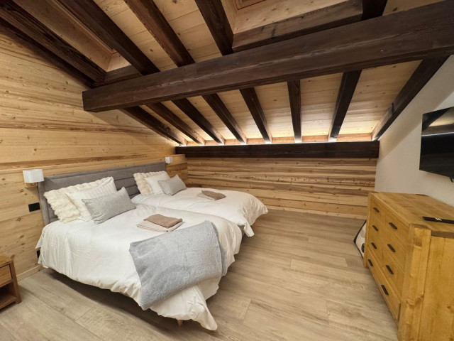 Chalet Laurentine in Châtel, bedroom with twin beds