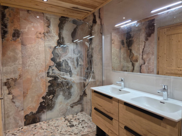 Chalet Laurentine, Salle de douche avec WC, Châtel Vacance à la montagne