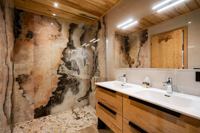 Chalet Laurentine, salle de douche, Châtel montagne