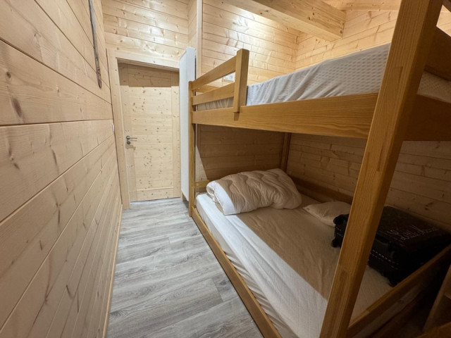 Chalet le Bancky, Bedroom with two double bunk beds, Châtel Raclette 74