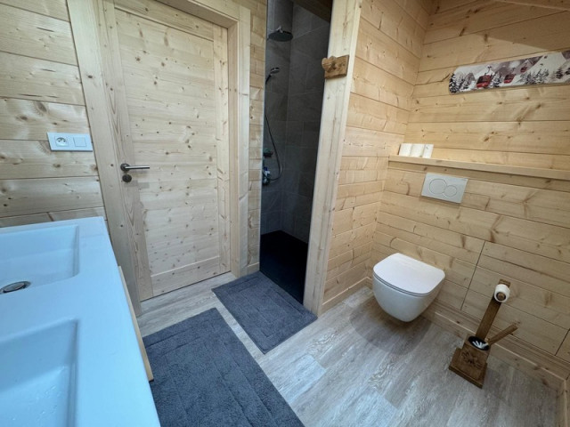 Chalet le Bancky, Shower room with WC, Châtel Village 74