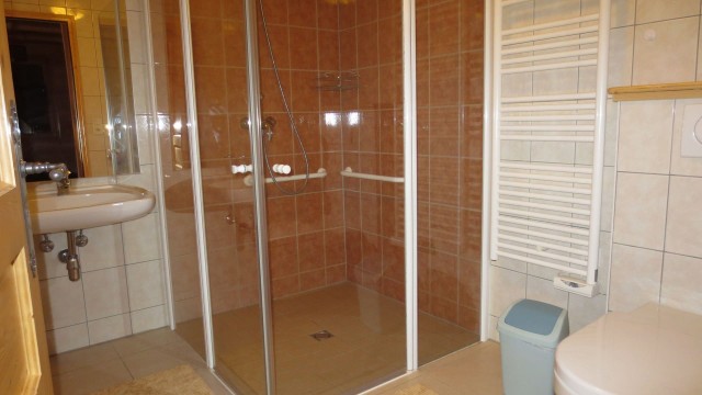 Chalet Le Cerf Chambre Salle de douche Châtel  74