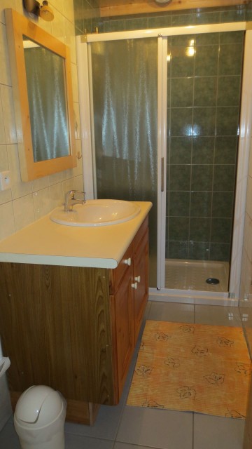 Chalet Le Cerf Chambre Salle de douche Châtel Montagne