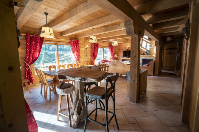 Chalet Le Noisetier, table haute, Châtel Vallée d'Abondance