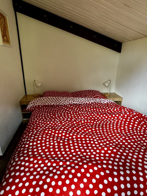 Chalet Le Numéro 5, Bedroom double bed, Châtel Ski slope