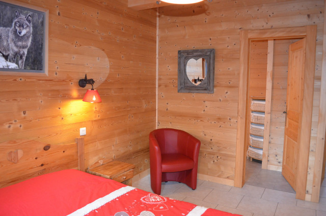 Chalet Le Ramoneur Savoyard, Chambre lit double, Châtel 74390
