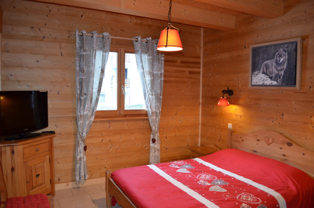 Chalet Le Ramoneur Savoyard, Chambre lit double, Châtel Vacances à la montagne