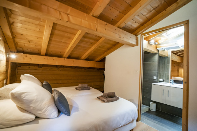 Chalet le Refuge, Chambre 2 lits simples avec douche, Châtel 74