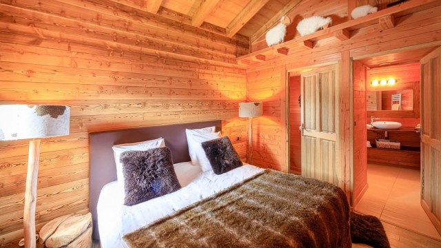 Chalet le Savoyard, 12 personnes, Châtel, Petit Châtel, chambre double avec salle de douche