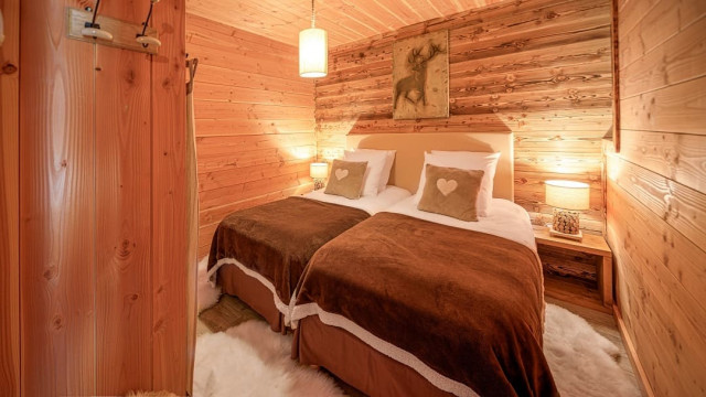 Chalet le Savoyard, Bedroom double bed, Châtel Raclette 74