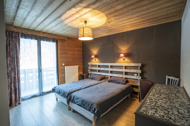 Chalet le Val d'Or, Appt n°2, Chambre 2 lits simples, Châtel