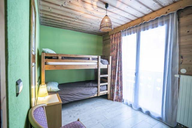 Chalet le Val d'Or, Apt n°2, Bedroom 2 bunk beds, Châtel Chairlift winter 74