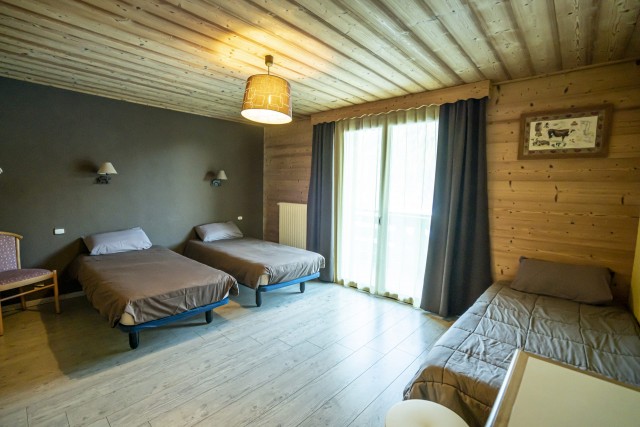 Chalet le Val d'Or, Appt n°2, Chambre 3 lits simples, Châtel