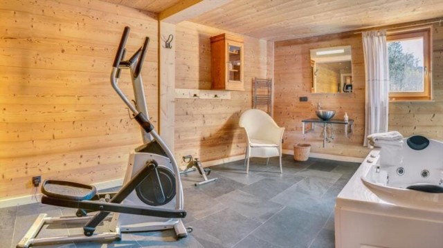 Chalet les 4 Chamois 12 personnes Abondance Richebourg salle de sport