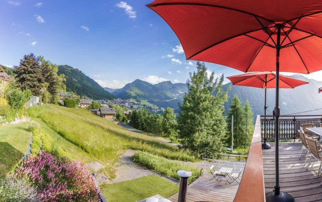 Chalet Les Loups, Châtel: Summer Terrace