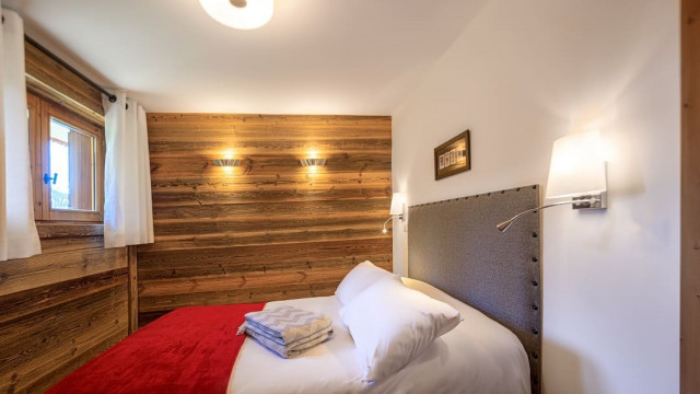 Chalet les Montagnards, Bedroom double bed, Châtel Red slope 74