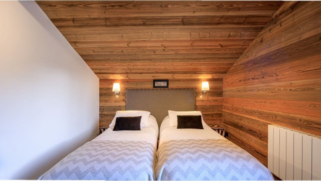Chalet les Montagnards, Bedroom double bed, Châtel Ski holidays