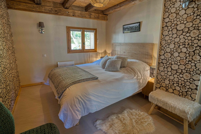 Chalet Les Oisillons, Bedroom double bed, Châtel Mountain 74