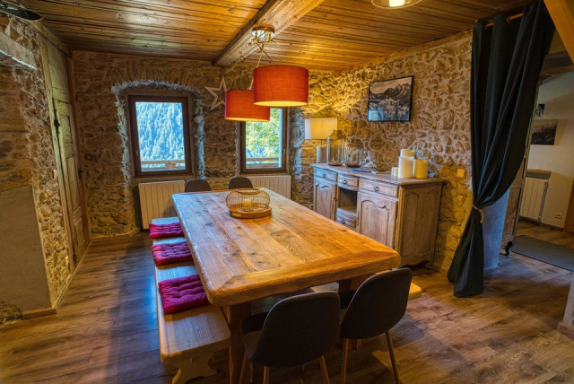 Chalet Les Oisillons, Dining room, Châtel Ski 74