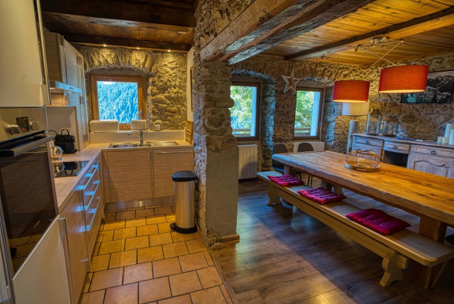 Chalet Les Oisillons, Salle à manger et cuisine, Châtel Vacances en famille