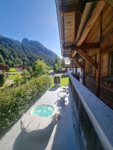 Chalet Les Romains, hot tub, Châtel, family mountain holidays, skiing, snow
