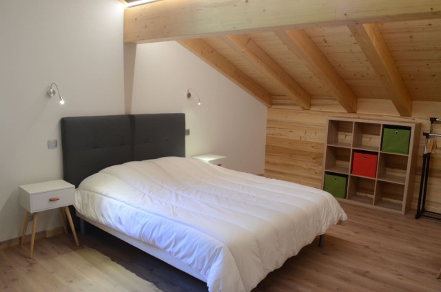 Chalet les sources, Bedroom 1 double bed upstairs, Châtel