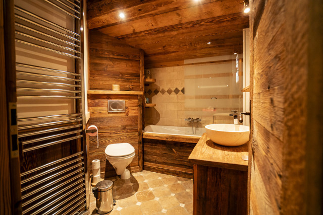 Chalet Les Tournesols, Chambre double à l'étage avec salle de bains/ wc en suite, Châtel Alpes du nord
