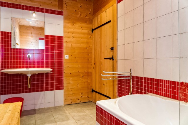Chalet Les Vuargnes Châtel  baignoire