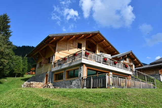 Chalet Les Vuargnes, Chalet vue extérieur, Châtel 74390