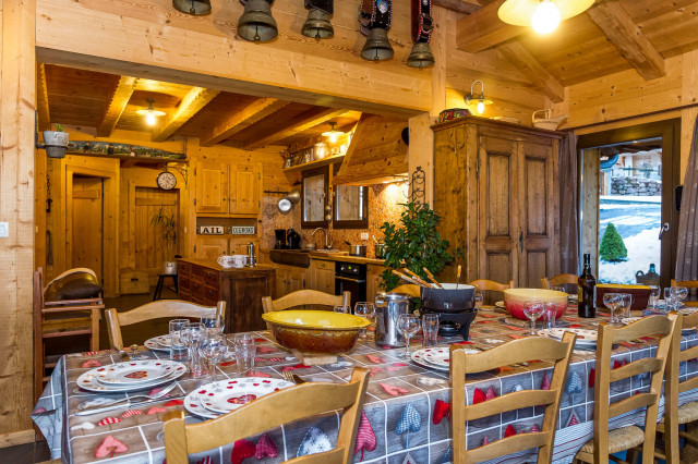 Chalet Les Vuargnes, Dining room, Châtel Booking