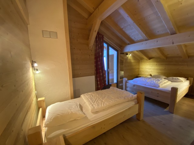 Chalet Linga Rose Châtel, bed room, Portes du Soleil Ski area