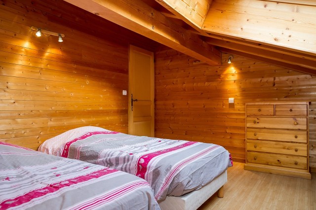 Chalet Linga Vert, Châtel, bed room, Abondance valley